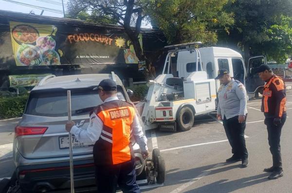 Operasi Lintas Jaya Jakarta Timur, 14 Kendaraan Ditindak Gegara Parkir Sembarangan