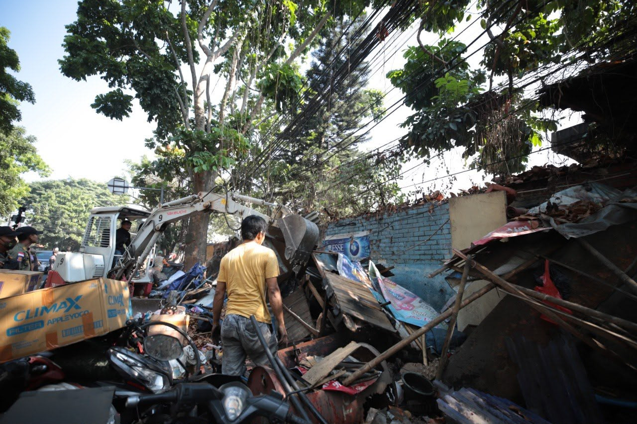 58 Bangunan Liar di Jalan Andir Bandung Dihapus, PKL Tidak Mendapat Kompensasi