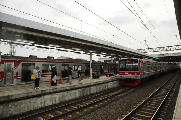 Gangguan Perjalanan KRL Bogor-Jakarta Kota Akibat Vandalisme