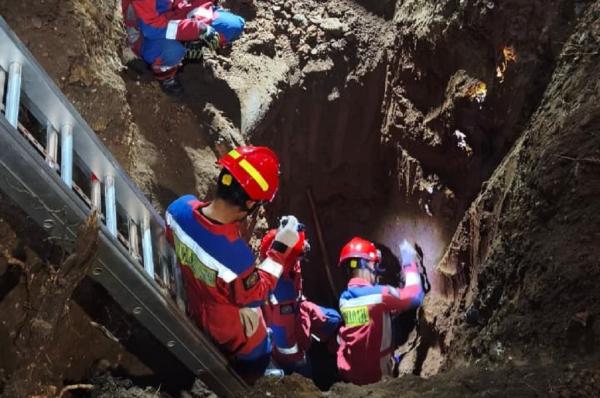 Bocah 4 Tahun Meninggal Setelah Jatuh ke Lubang Proyek di Tebet