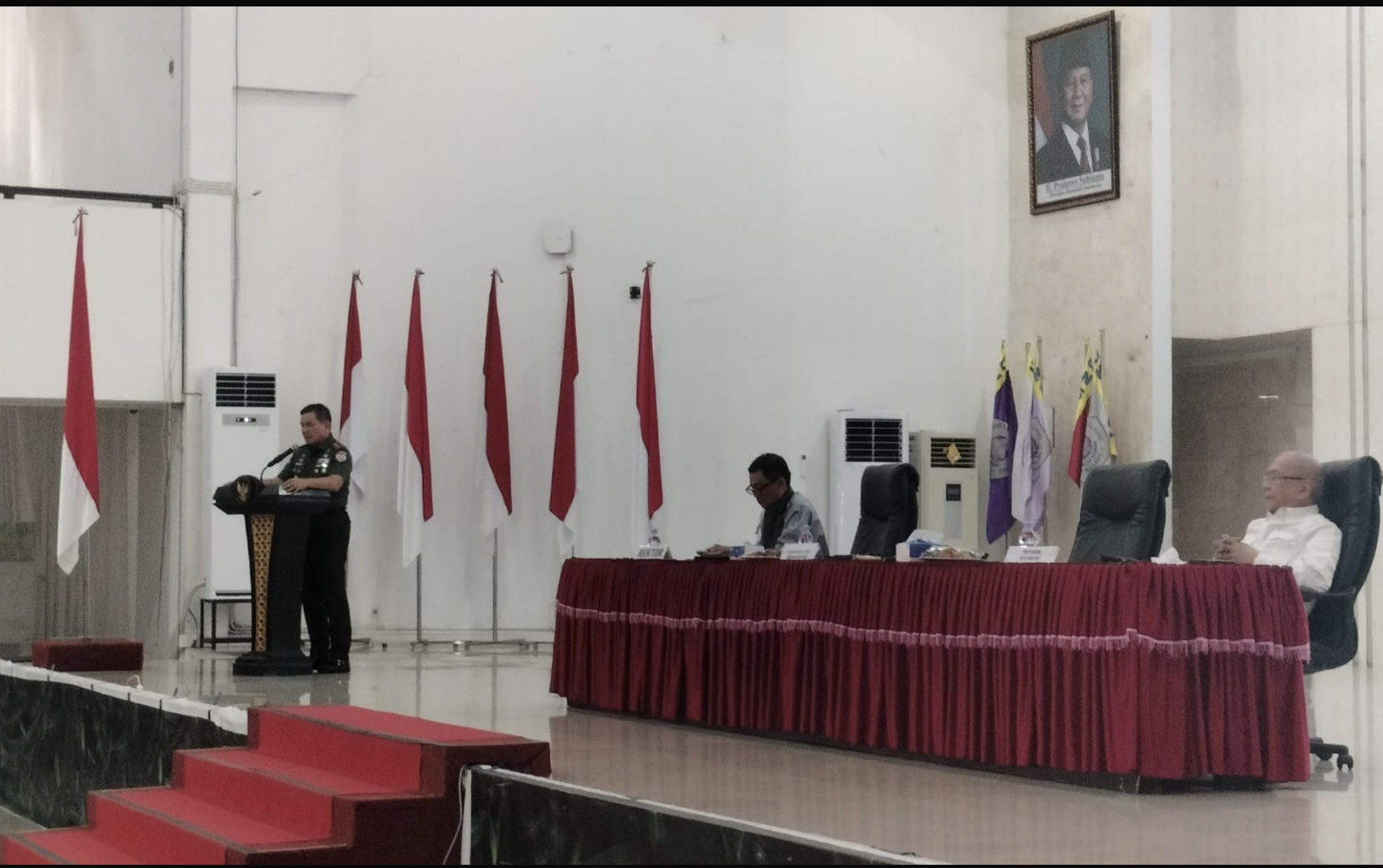 Kuliah Umum di Unsrat, Gubernur Akmil Bahas Geopolitik dan Peran Generasi Muda