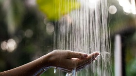 Bolehkah Mandi saat Demam? Begini Anjurannya