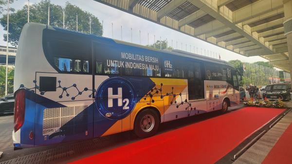 Bus Hidrogen-Diesel Pertama Siap Mengaspal di Jalan