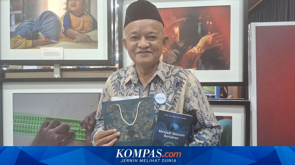 Pustakawan Berdedikasi: Kisah M. Ardi yang Raih Penghargaan dari Kemendikdasmen