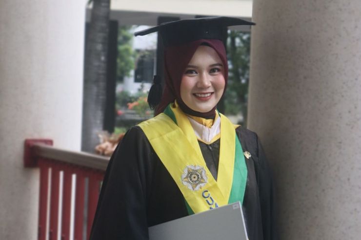 Mengenal Cerita Inspiratif Isti, Dokter Spesialis Anak Muda Lulusan UGM