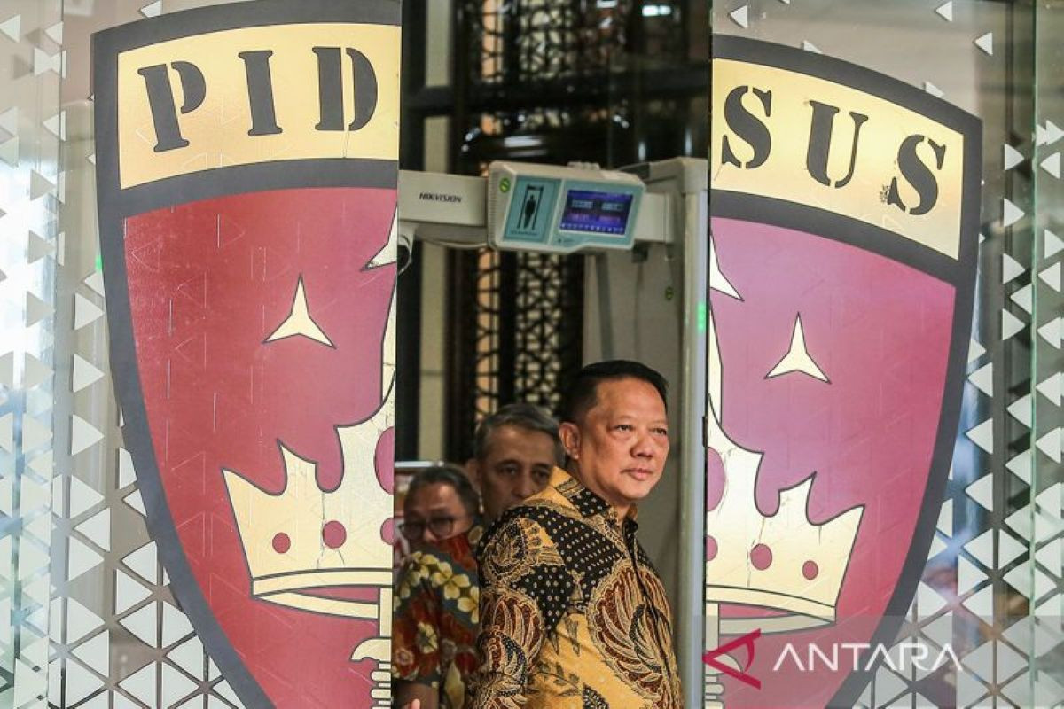 Eks Jampidsus Febrie Adriansyah Bantah Terima Suap dari Tan Kian