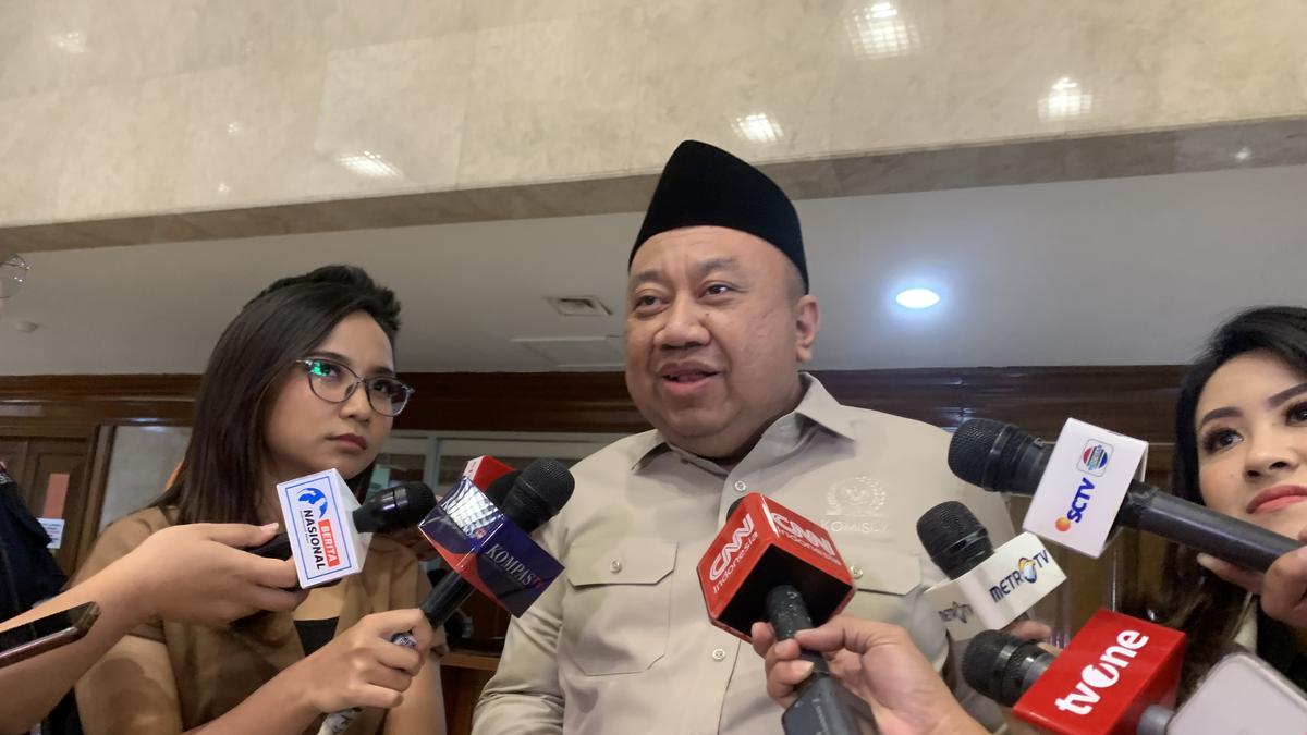 DPR Desak Pemerintah untuk Mengangkat Guru Honorer sebagai PNS