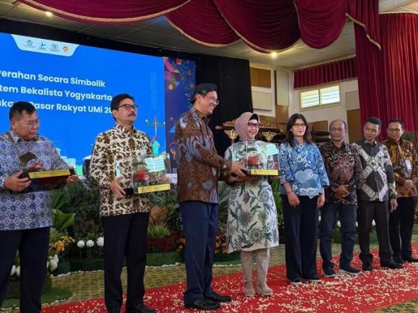 Pegadaian Dukung Pariwisata Ramah Lingkungan di Yogyakarta dengan Penyaluran Becak Listrik
