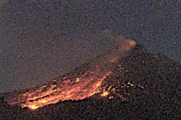 Gunung Merapi Meletus dengan Awan Panas yang Mengkhawatirkan
