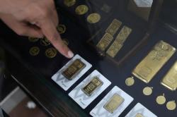 Harga Emas Antam Mengalami Penurunan Tajam