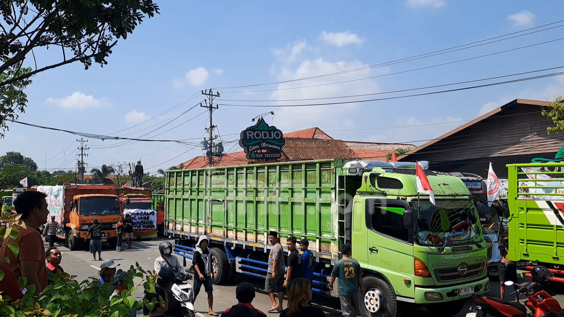Truk ODOL Sebabkan Kerusakan Jalan, AHY Tegaskan Komitmen Zero ODOL 2027