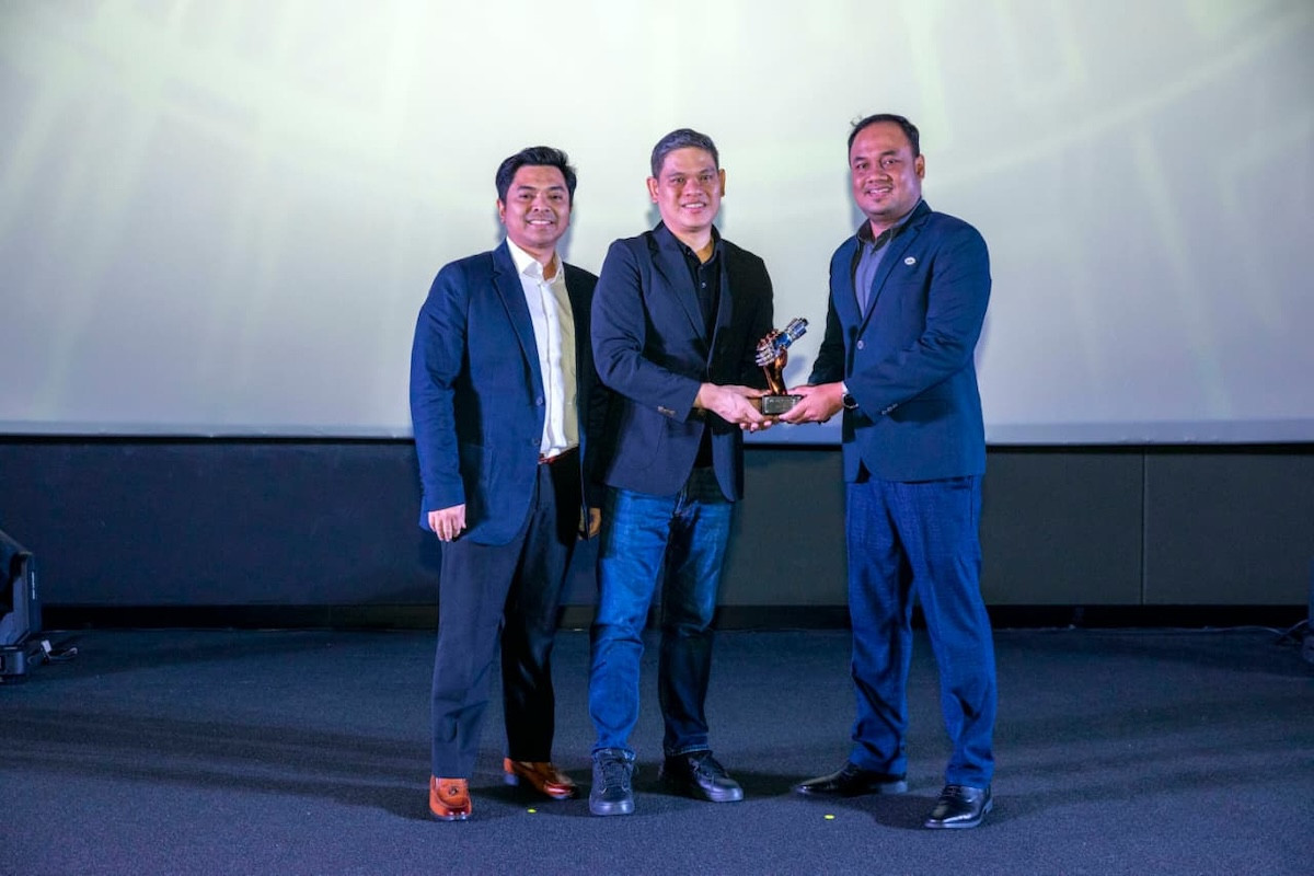 JEC Eye Hospitals & Clinics Menerima Penghargaan Marketeers OMNI Brands of the Year 2026