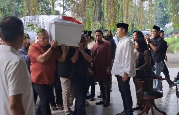 Mengenang Jenderal Ryamizard Ryacudu: Jenazah Tiba di Rumah Duka