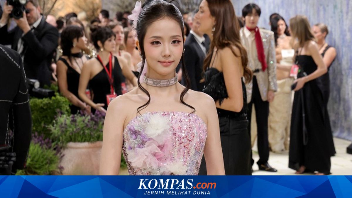 Jisoo Blackpink Membuat Debut di Met Gala 2026 dengan Gaya Elegan