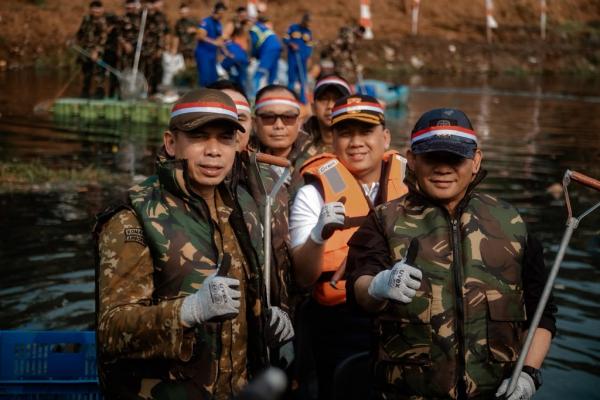 Bersih-Bersih Sungai untuk Jaga Kelancaran Aliran Air