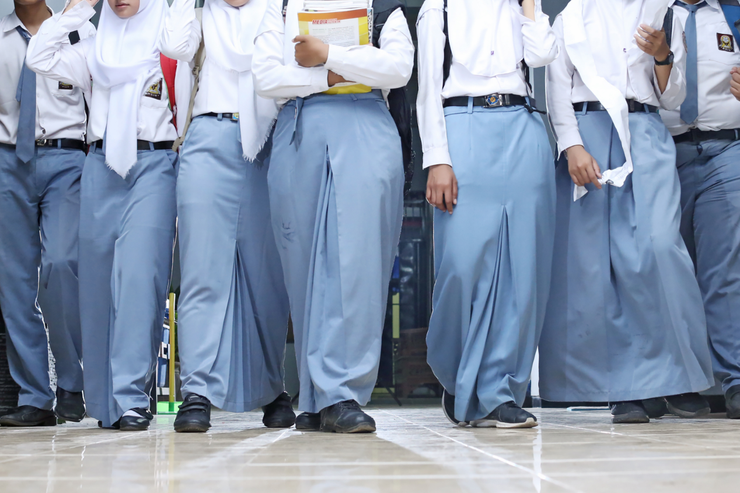 Guru yang Maafkan Siswa Pengoloknya: Kronologi dan Sanksi