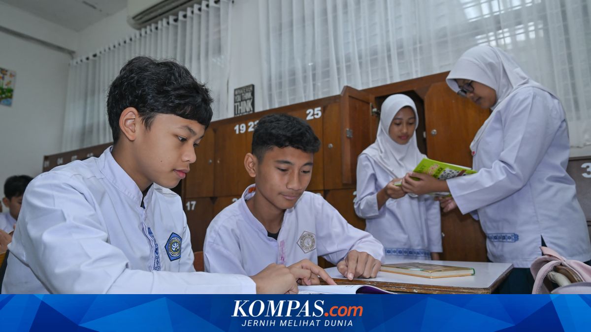 Pembaruan Buku Pelajaran di Indonesia: Kemendikdasmen Sudah Melakukan Langkah Awal
