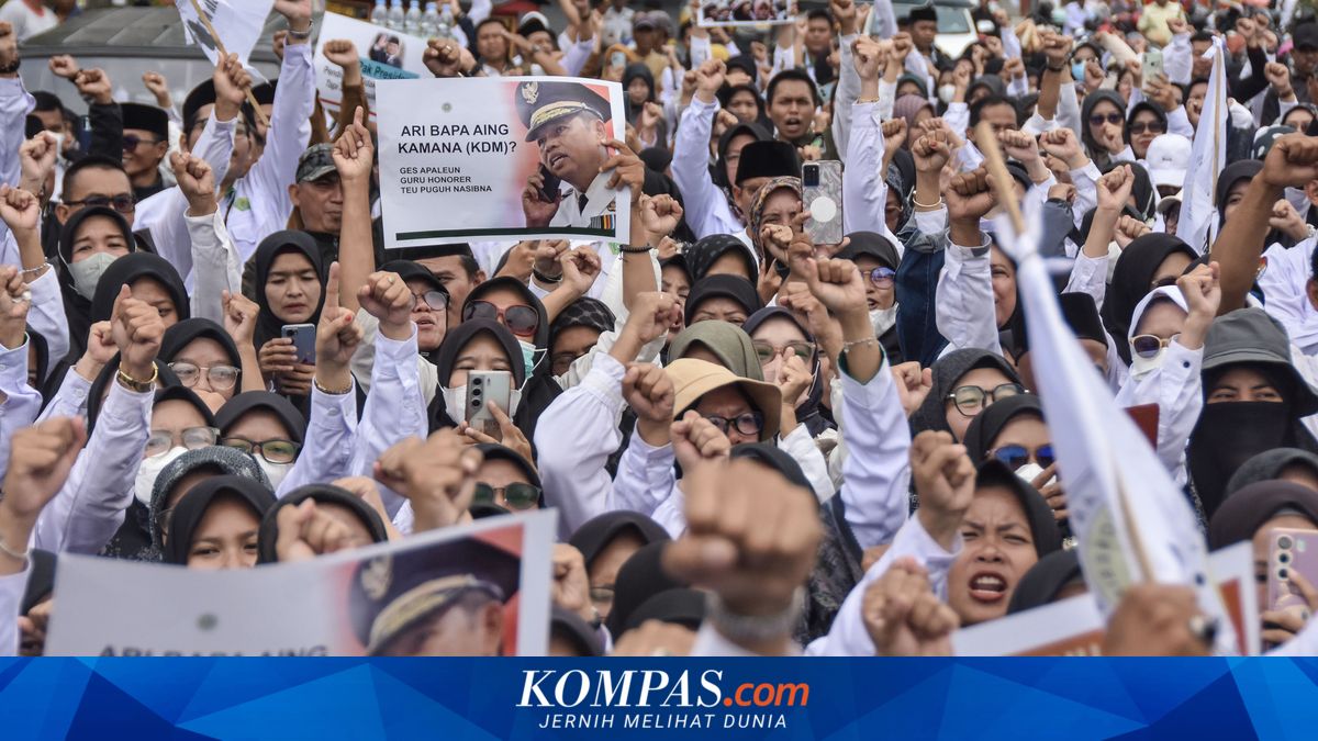 Guru yang Terlupakan: Ironi Kesejahteraan Pendidik di Indonesia
