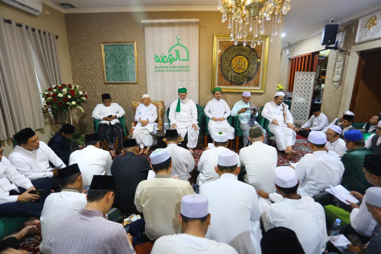 KH Ma’ruf Amin Mengingatkan Umat Islam untuk Tidak Menunda Waktu Salat