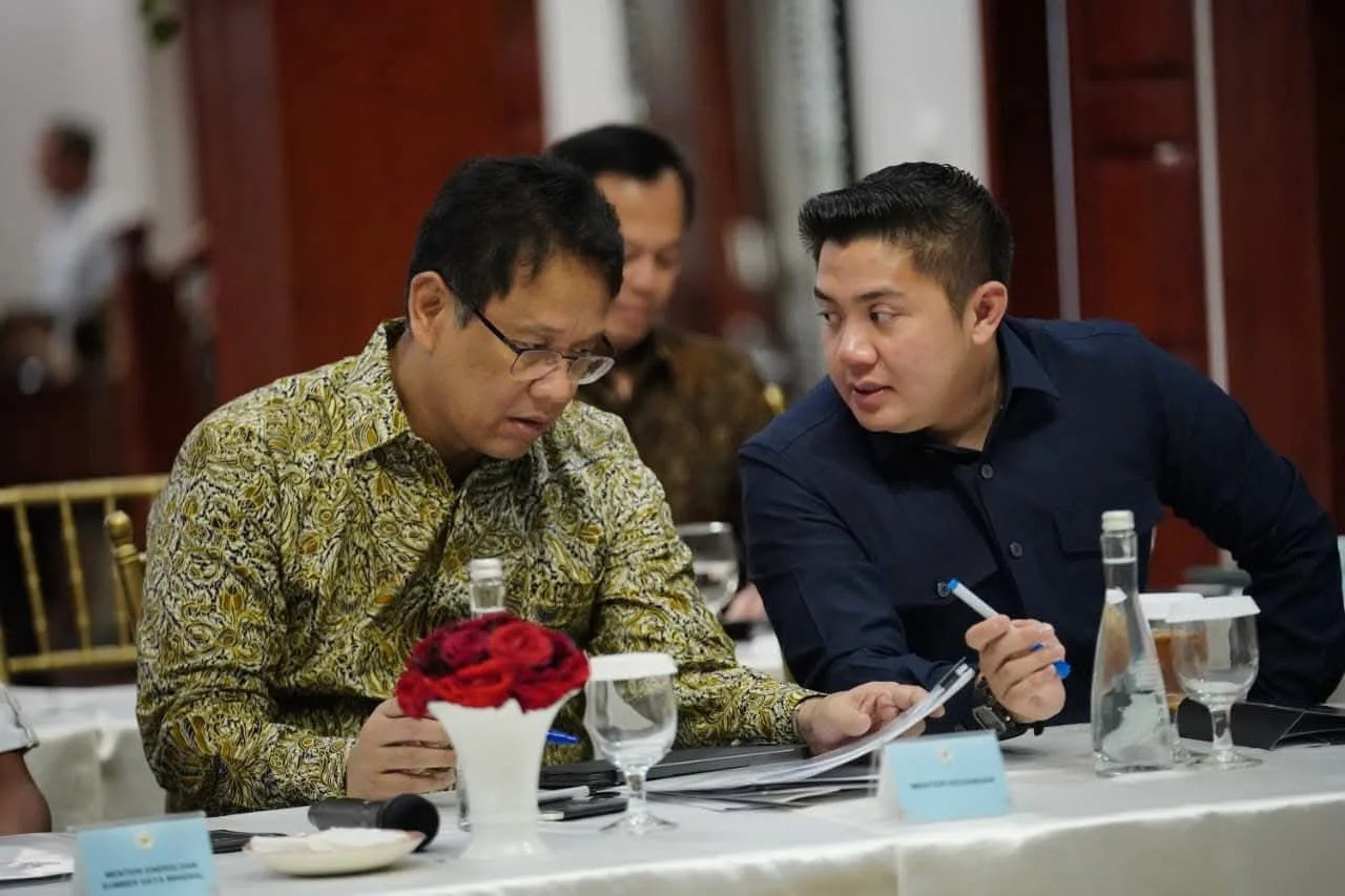 Purbaya dan Teddy Menduduki Peringkat Teratas dalam Survei Kinerja Menteri