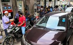 Krisis Bahan Bakar Minyak di Bangladesh, Warga Antre Sejak Malam
