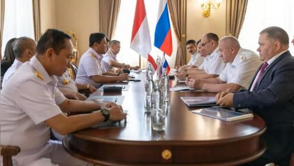 Pertemuan KSAL dengan Pimpinan AL Rusia di St Petersburg