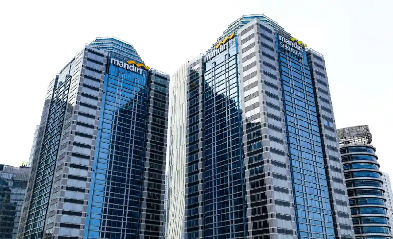 Investor Asing Lepas Saham Bank Besar: Apa yang Terjadi?