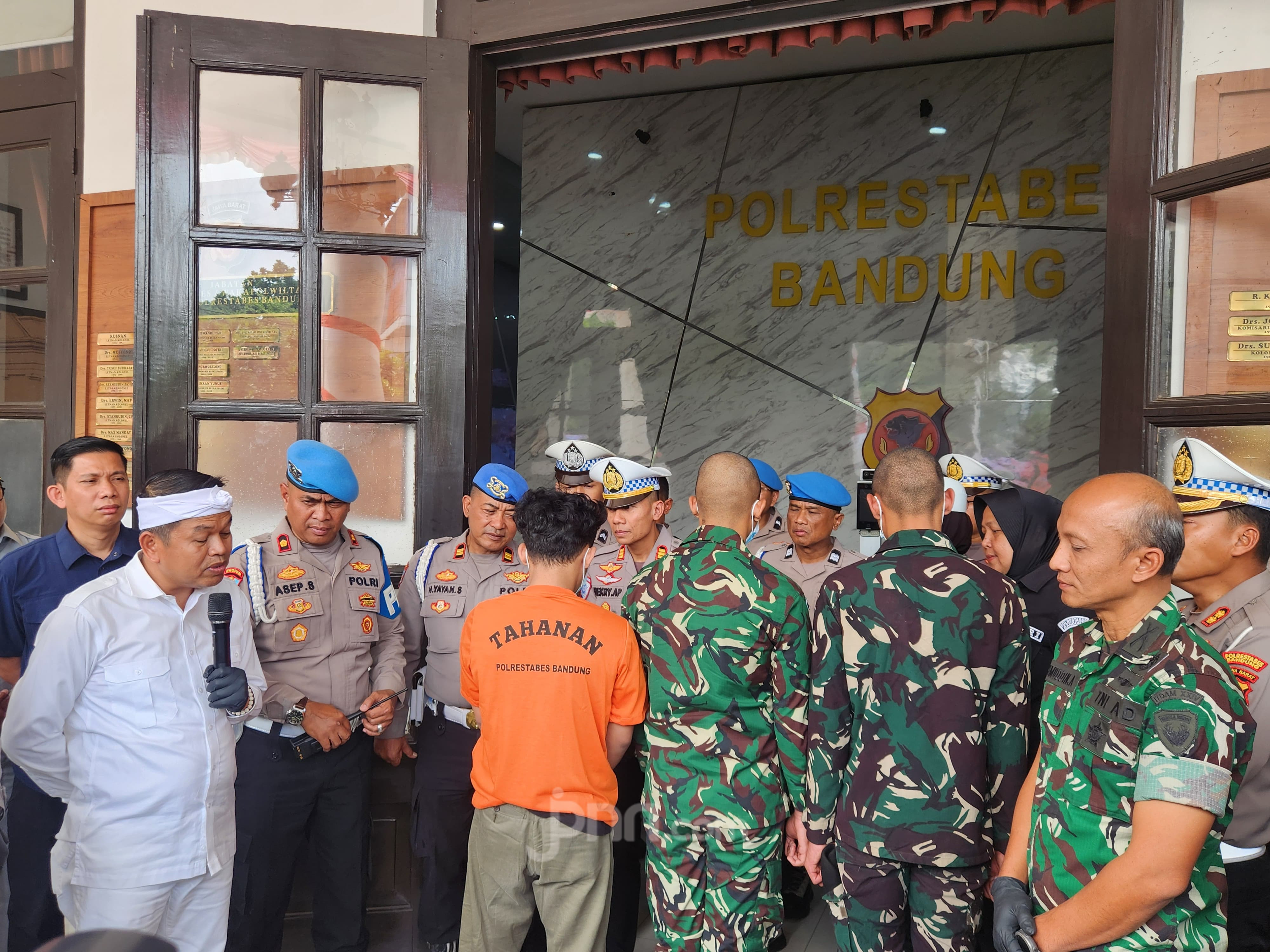 Mahasiswa Terlibat Tabrak Lari Anggota Polisi di Bandung, Dua Oknum TNI Diperiksa