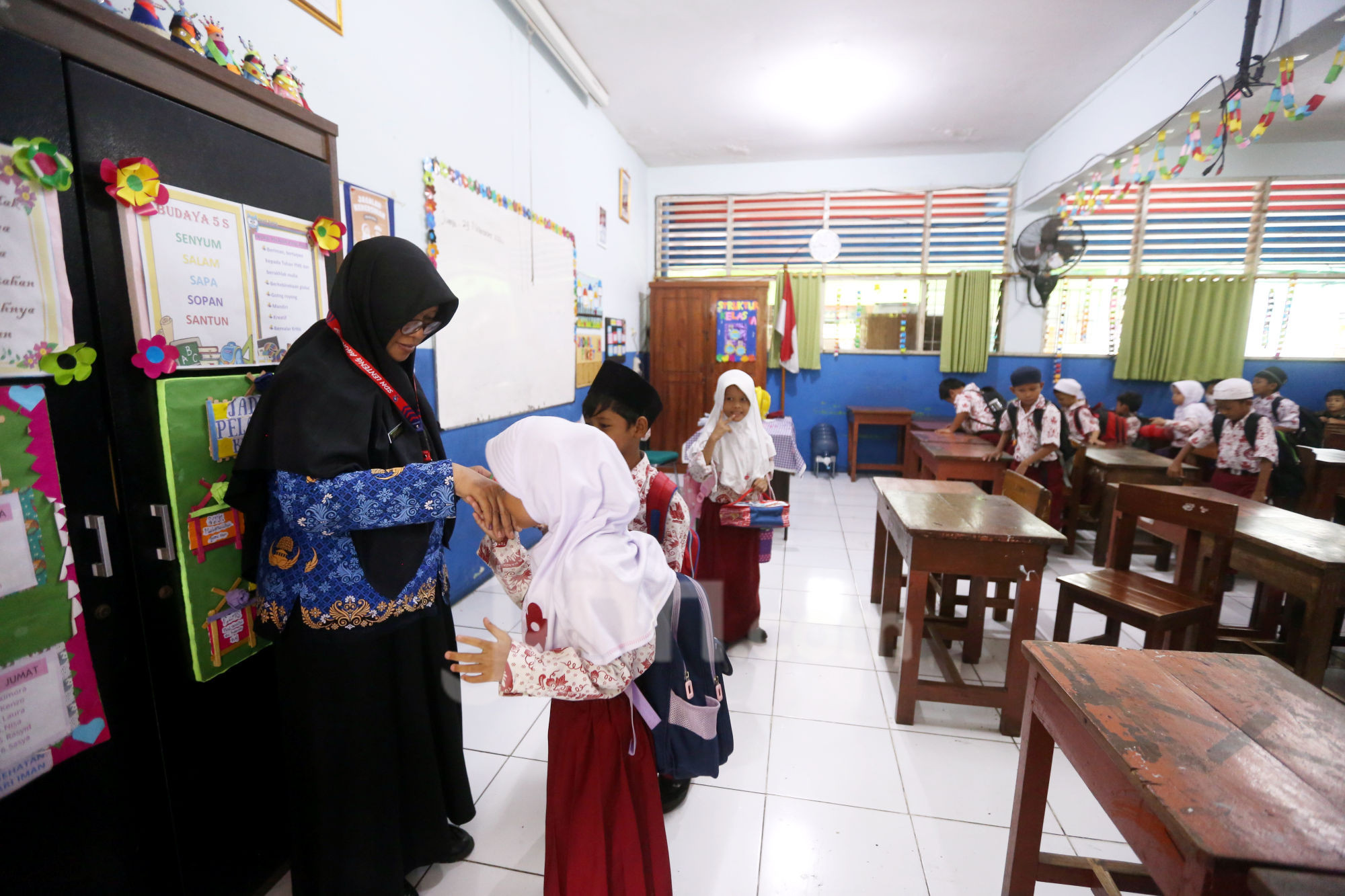 Rencana Pengalihan Status Guru PNS dan PPPK Jadi ASN Pusat Dibahas di Rakor 4 Menteri