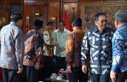Pertemuan Menteri Pertahanan dengan Tokoh TNI: Mencari Solusi untuk Masa Depan
