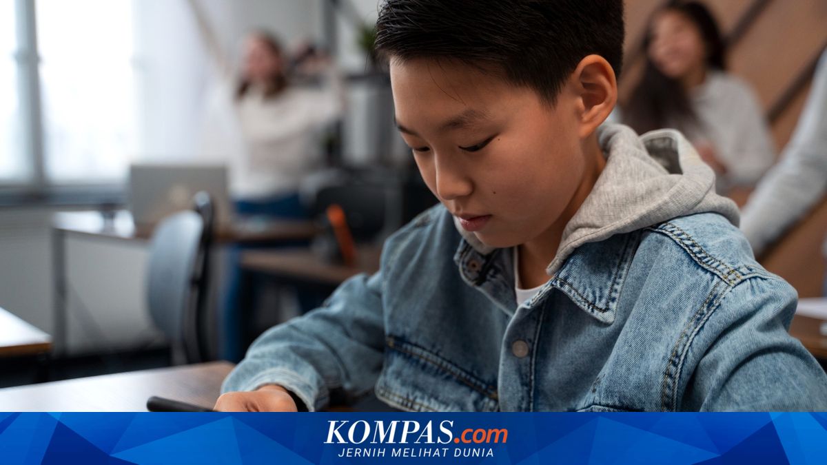 Larangan Membawa HP ke Sekolah di Kepulauan Riau Mulai 2027