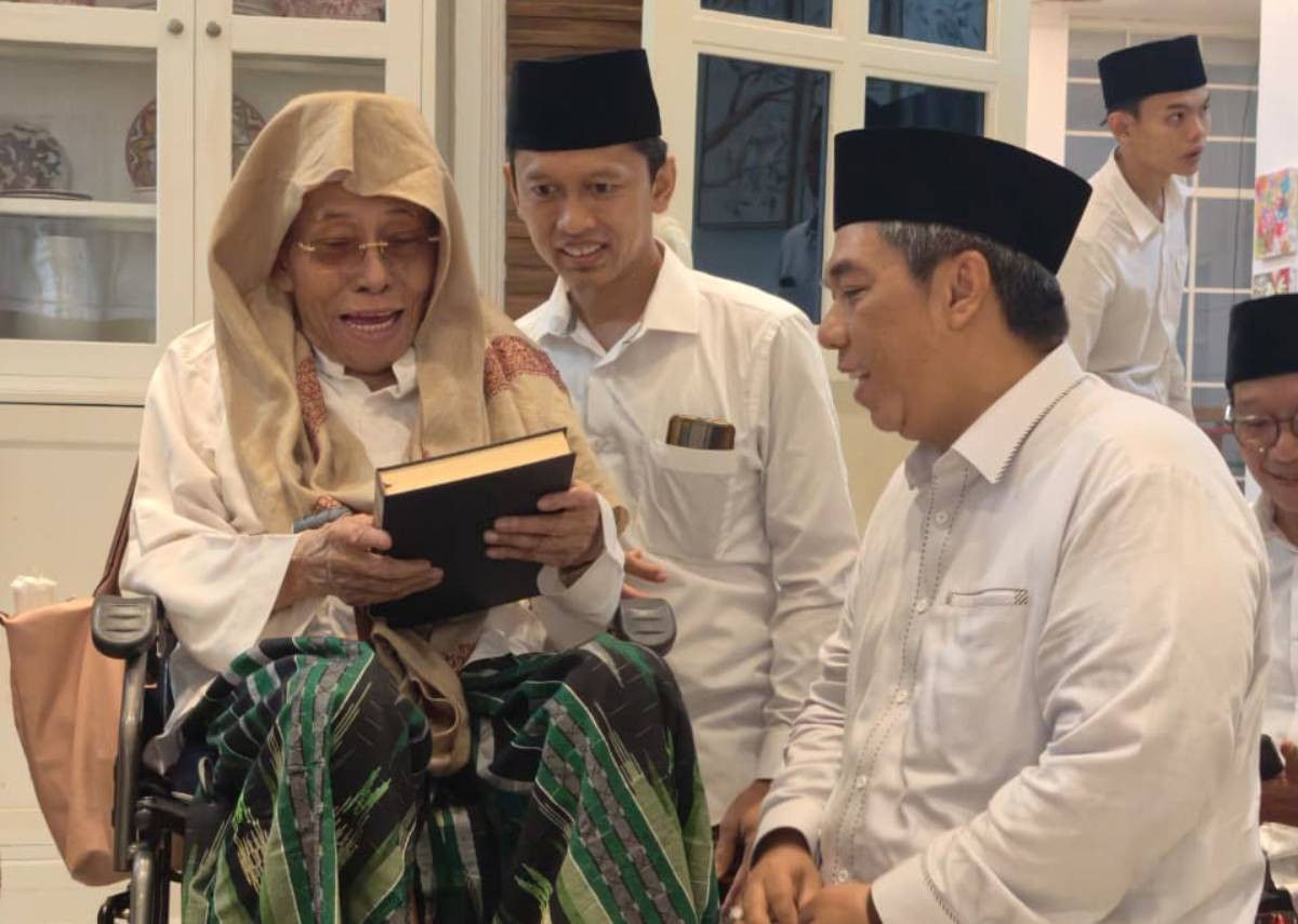 Bedah Kitab Ithafu Ummati Al Muqtafa Karya Kiai Zulfa Mustofa di Jakarta
