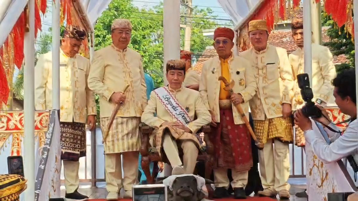 Reaksi PDIP Terkait Jokowi yang Menginjak Kepala Kerbau saat Menerima Gelar Adat