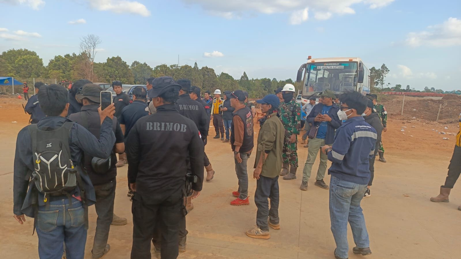 Pemblokiran Jalur Hauling PSN di Kolaka Mengancam Perekonomian Warga