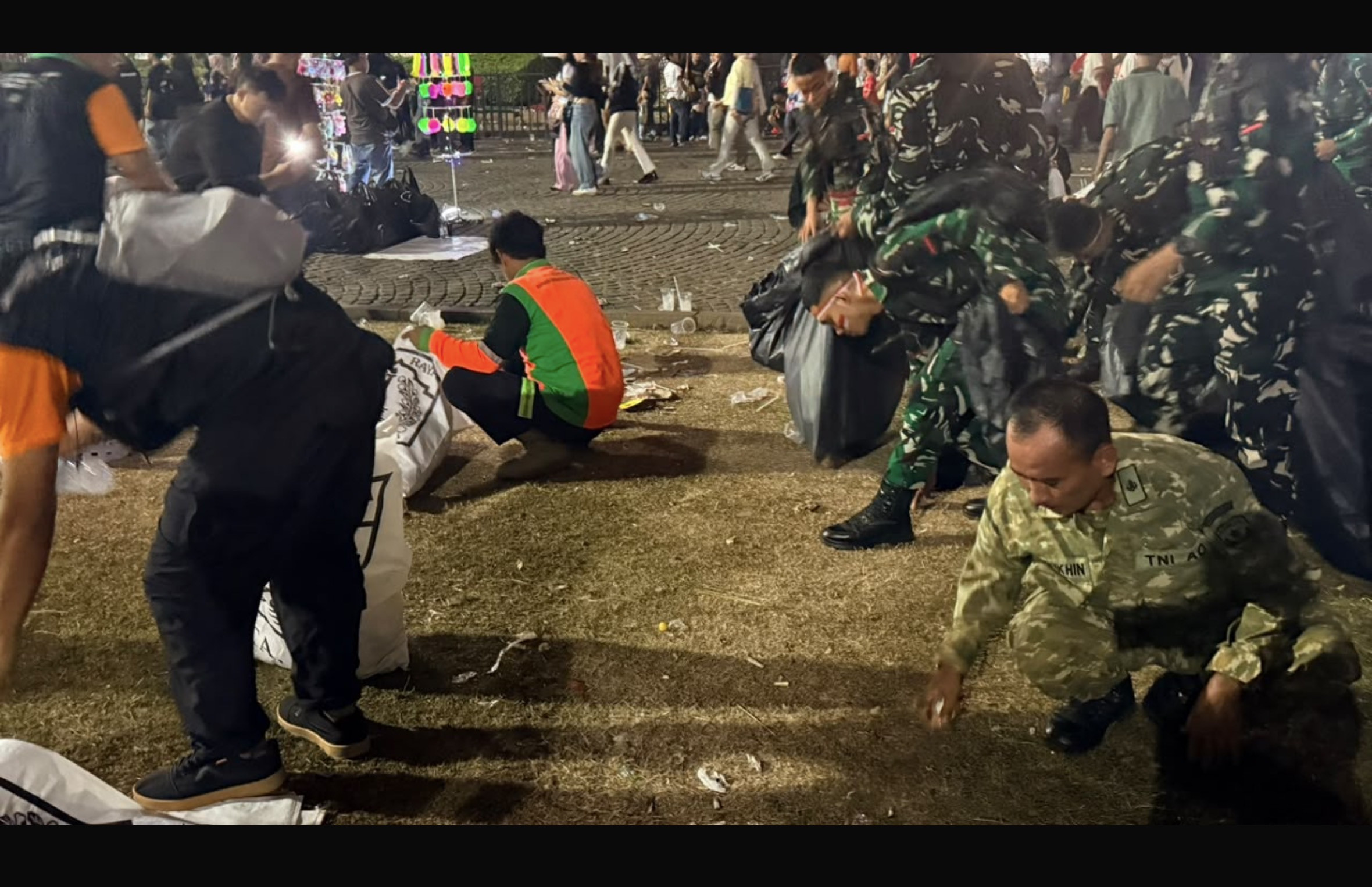 Pengamanan HUT Ke-81 RI Selesai, Kodam Jaya Bersihkan Monas