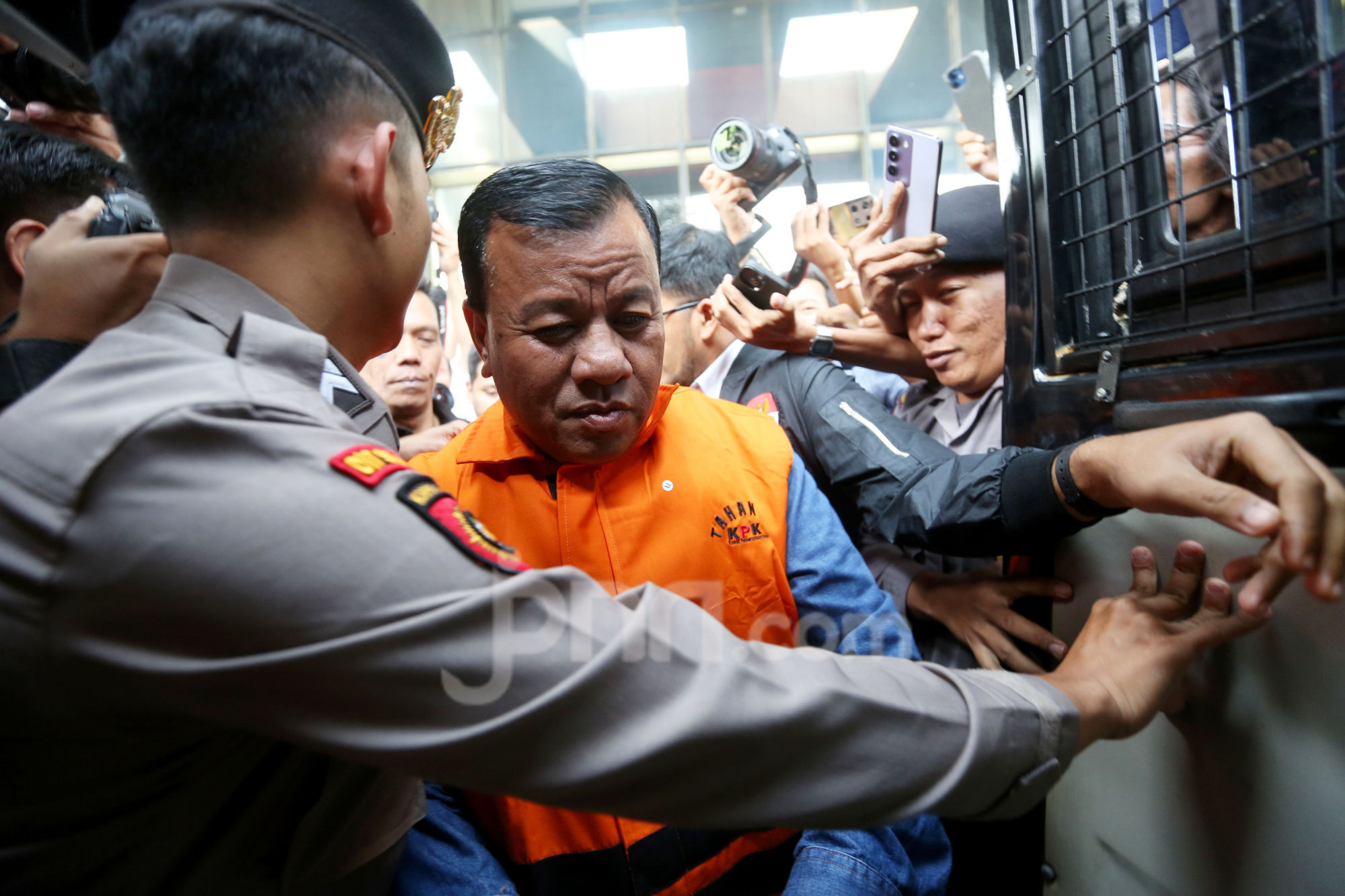 Penggeledahan KPK di DPRD Kuansing Terkait Dugaan Suap Suhardiman Amby