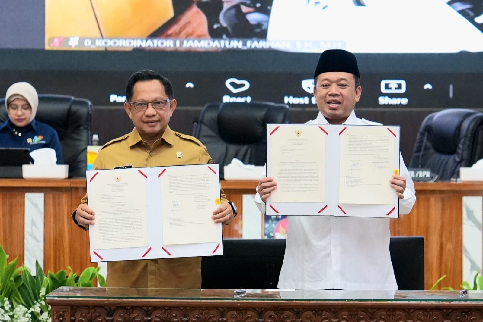 Mendagri Tito dan Menteri ATR/BPN Teken SEB untuk Perkuat Layanan BPHTB