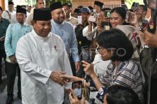 Prabowo Berinteraksi dengan Warga dalam Acara Open House di Istana Kepresidenan