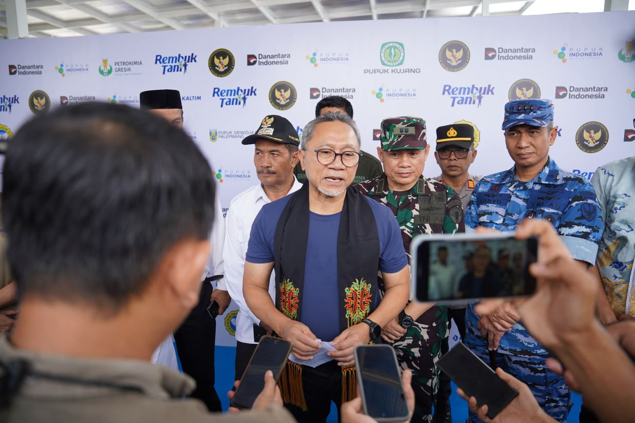 Distribusi Pupuk Bersubsidi di Aceh Lancar, Menko Zulkifli Hasan: Petani Senang