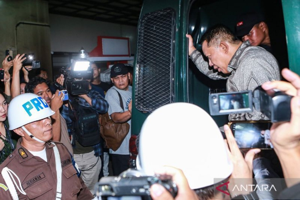 Febrie Adriansyah Resmi Ditahan, Tanpa Rompi Tahanan dan Borgol