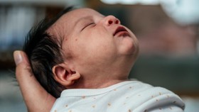 Bahaya Mengunjungi Dataran Tinggi dengan Bayi: Risiko Hipotermia