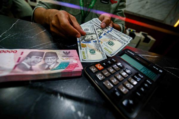 Rupiah Menguat di Awal Pekan Ini