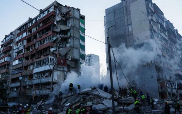 Serangan Rusia ke Ukraina Memanas, Apartemen 9 Lantai Runtuh