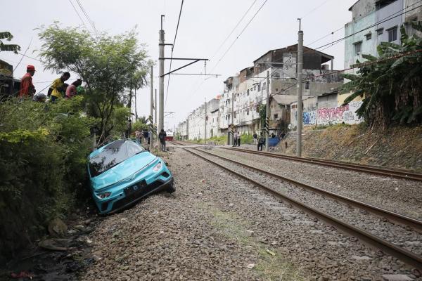 Kecelakaan Kereta di Bekasi Timur: Sopir Taksi Baru Bekerja Dua Hari