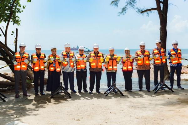 TelkomGroup Bersama NDP dan BW Digital Laksanakan Pendaratan Kabel Bawah Laut NCC di Batam