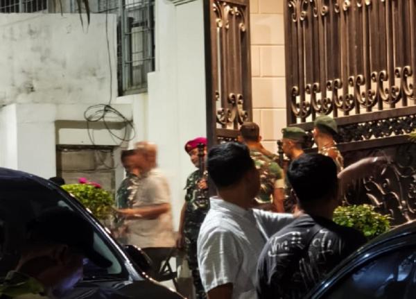 Pengamanan Rumah Jampidsus Febrie Adriansyah oleh TNI