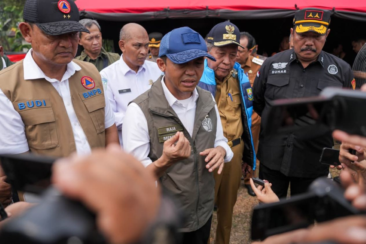 Menhut Raja Antoni Tinjau Penanganan Karhutla di Jambi Sesuai Arahan Presiden Prabowo