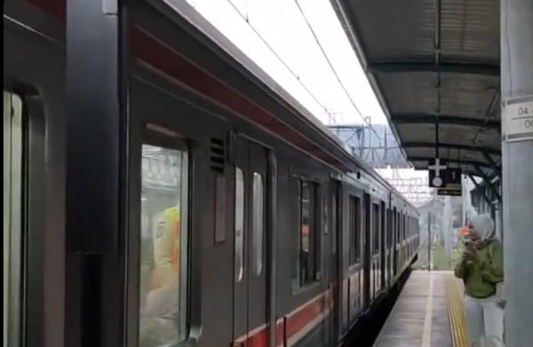 Insiden KRL di Stasiun JIS Menarik Perhatian