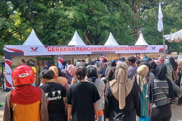 Gerakan Pangan Murah Partai Perindo Disambut Antusias Warga Kendari