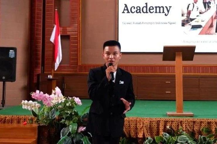 Prestasi Gemilang: Zibran Jadi Mahasiswa Baru Termuda di Unesa